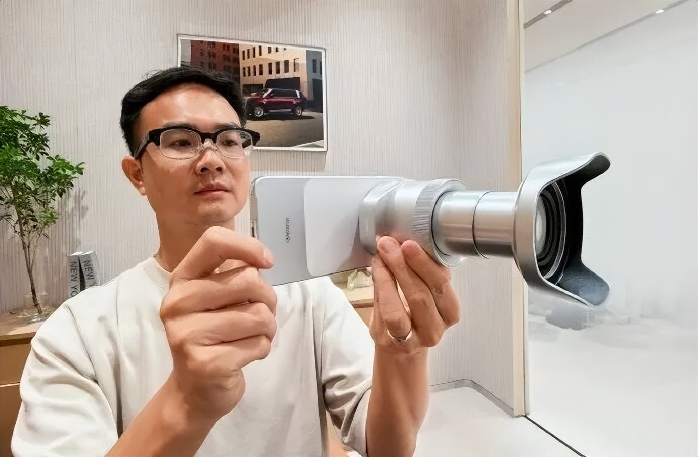 今年最强的拍照手机！华为 Mate 90 Pro Max 典藏版+睿影 Z10